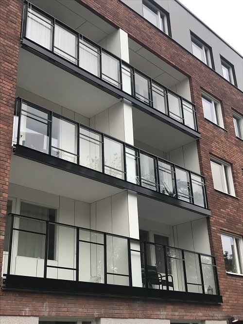 Kv. Bageriet Sunbyberg Web Vision glas balkongräcke, blå jungrun